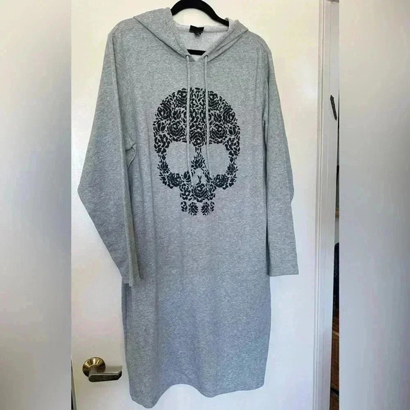NWOT Torrid Hooded Sweatshirt Dress with Skull Image - Picture 1 of 5